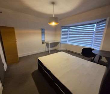 6 Bed Detached House, Hainault Road, E11 - Photo 6