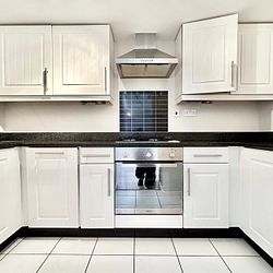 The Royal Seabathing, Canterbury Road, Margate, CT9 5NT, Kent - Photo 2