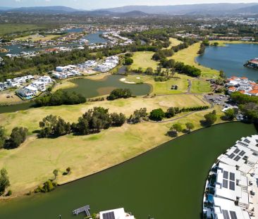 Luxury Waterside Villa In Saffron, with a beautiful sparkling pool - Photo 6
