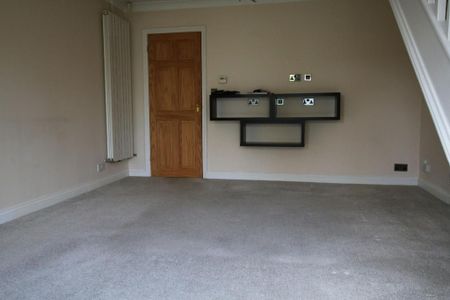 2 bedroom semi-detached house to rent - Photo 2