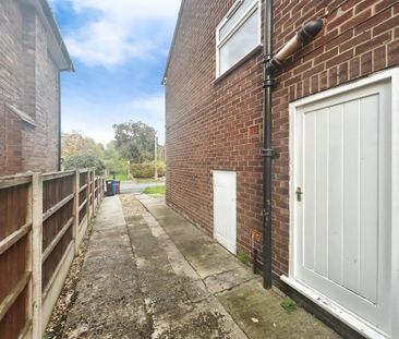3 bedroom semi-detached house to rent - Photo 5