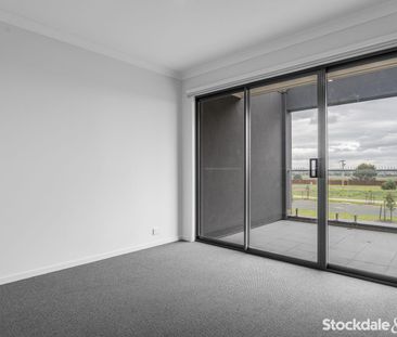 Spacious & Stylish: The Townhouse You've Been Waiting For - Photo 6