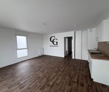 Location Appartement 3 pièces 75m² LES SORINIERES 44840 - Photo 2