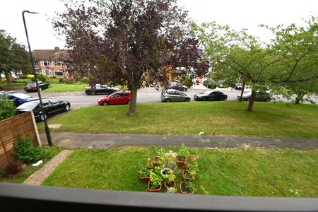 Newton Close, Slough, Berkshire,SL3 - Photo 2
