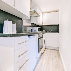 Studio Flat, Vaughan Avenue, NW4 - Photo 2