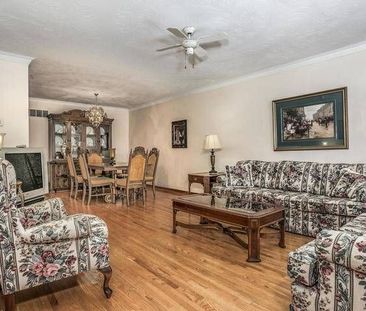 For Lease - 242 Fairglen Avenue, Toronto, Ontario - Photo 6