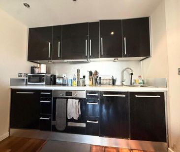 2 bedroom flat to rent - Photo 6
