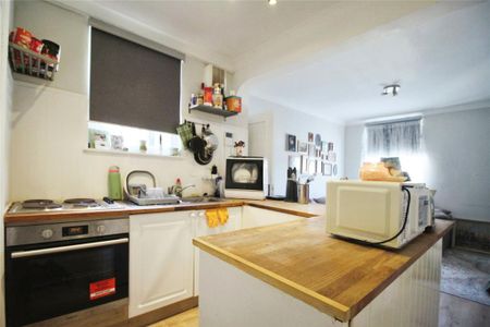 1 bedroom flat to rent - Photo 2