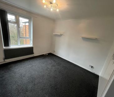 2 bedroom Apartment - Hollyfield, Hatfield - Photo 2
