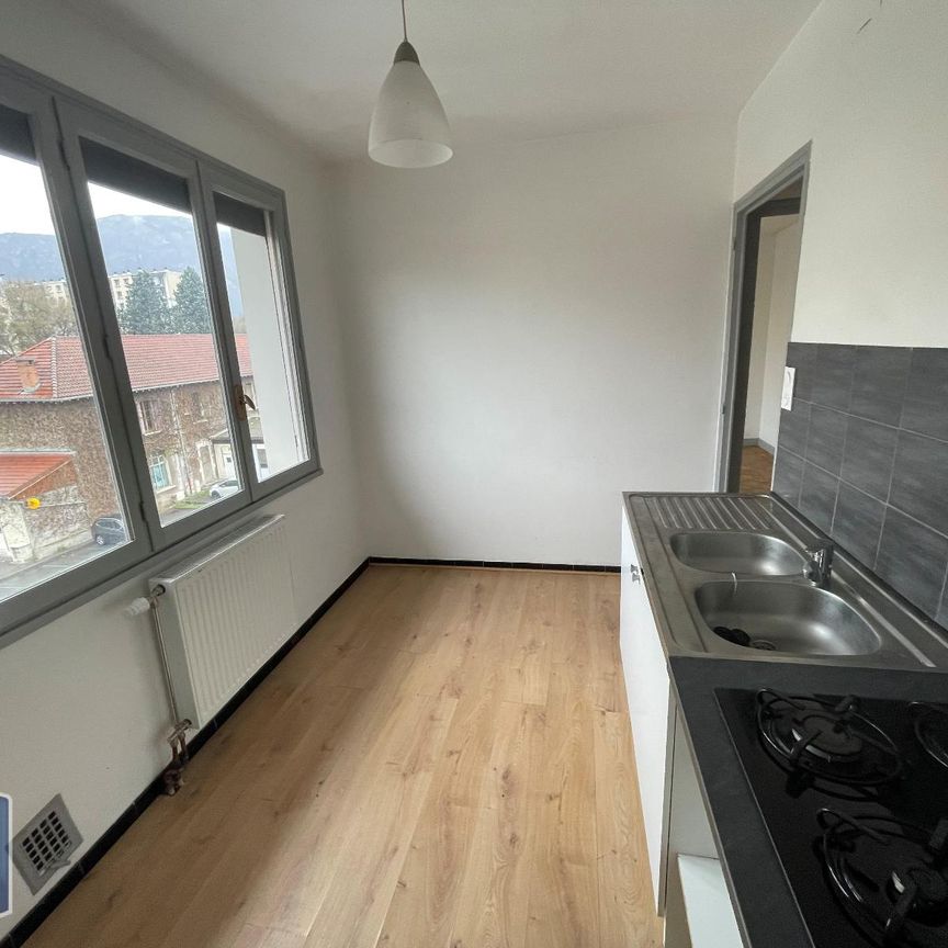 Location Appartement 1 pièce 29m² ST MARTIN D HERES 38400 - Photo 1