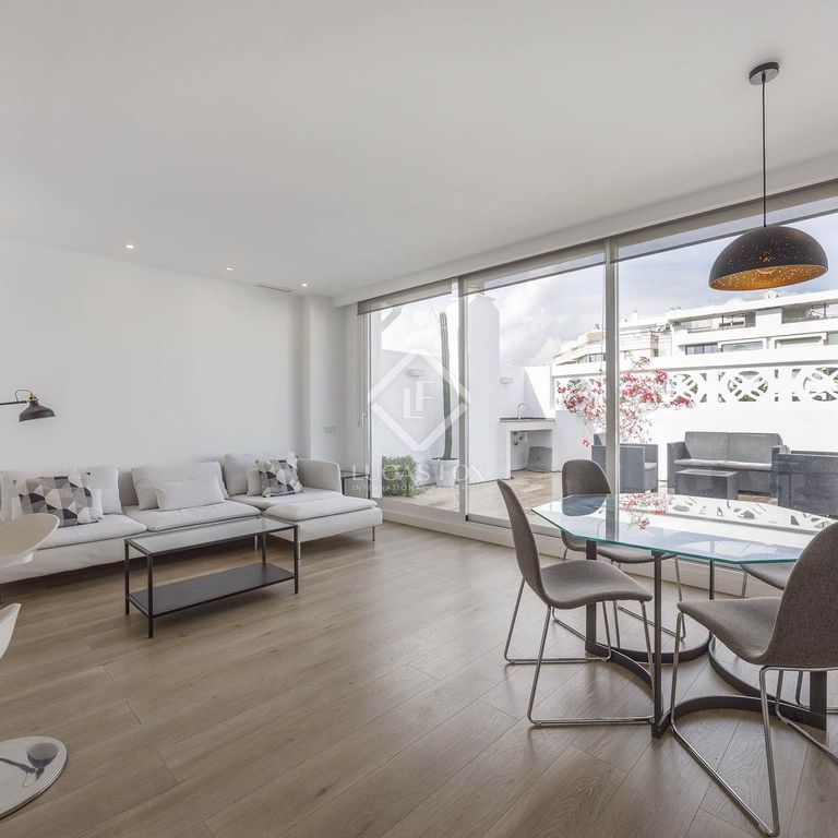 3 bedroom luxury penthouse for rent in Valencia, Spain - Photo 1