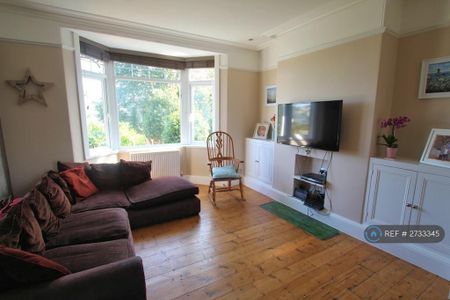 4 bedroom terraced house to rent - Photo 5