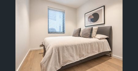 FIRST TIME OFFERED – NEWLY RENOVATED AND FURNISHED LUXURY RESIDENCE WITH SUNROOM MOMENTS FROM DOUBLE BAY VILLAGE - Photo 3