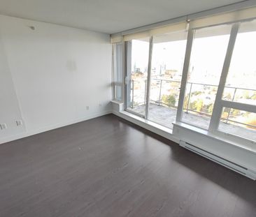 Park Avenue. One Bedroom Close to King George Skytrain Station - Photo 2