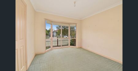 LOW MAINTENANCE LIFESTYLE! - Photo 2