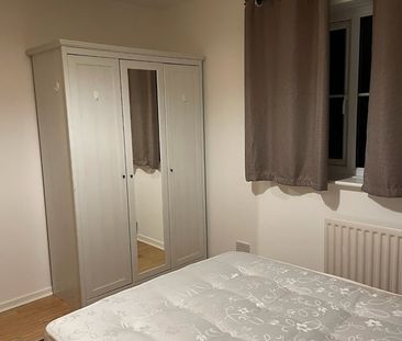 Room in a Shared House, Tavistock Grove, CR0 - Photo 3