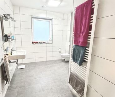 Moderne 3-Zimmer-Erdgeschosswohnung mit Terrasse - Foto 4