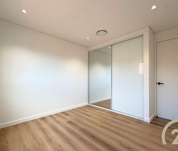 BRAND NEW 5 BEDROOM DUPLEX! - Photo 2