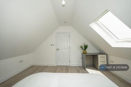 1 bedroom in a house share to rent - Photo 5