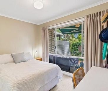 Modern 3-Bedroom Townhouse with Park Access - Photo 2