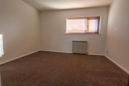 Sheepcroft Close, Webheath, Redditch - Photo 3