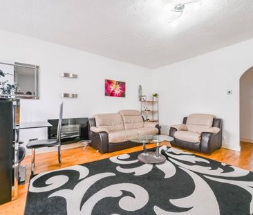 2 Bed Flat, Wheat Sheaf Close, E14 - Photo 2