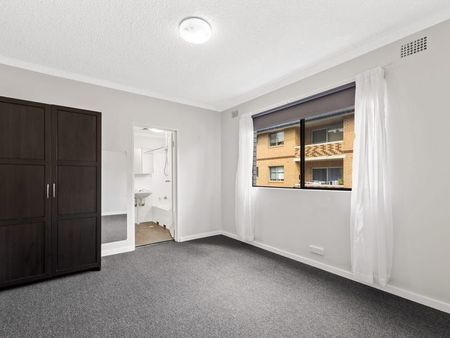 One Bedroom Apartment In A Prime Location - Photo 3