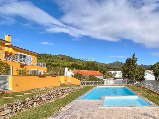 House T3 in Alcabideche, Cascais - Photo 1