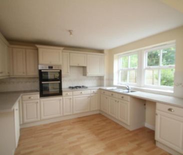 4 bedroom detached house to rent - Photo 5