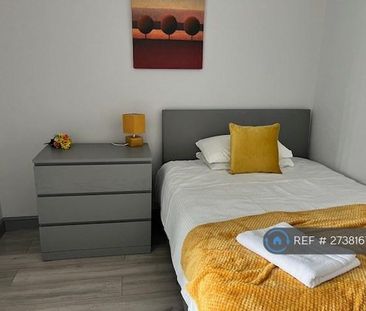 1 bedroom in a house share to rent - Photo 2