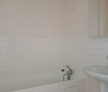 Location Appartement 3 pièces 77m² DOMFRONT EN POIRAIE 61700 - Photo 3