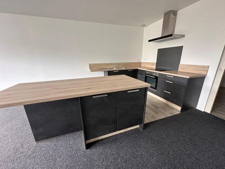 Location Appartement 4 pièces 136m² CHERBOURG-EN-COTENTIN 50100 - Photo 3