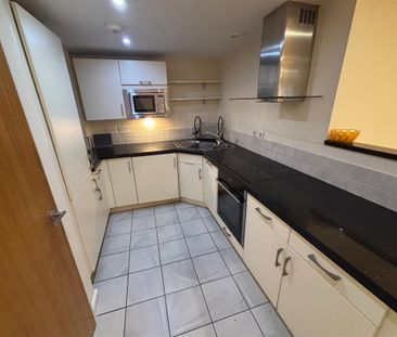 Paramount, Swindon, Beckhampton Street - Photo 4