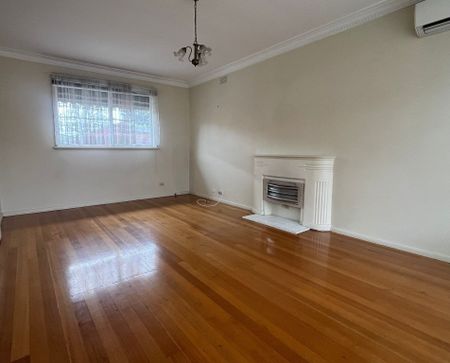 Privacy And Prime Position - Photo 2