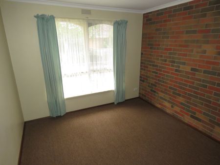 SINGLE BEDROOM UNIT IN WELL MAINTAINED COMPLEX. - Photo 5