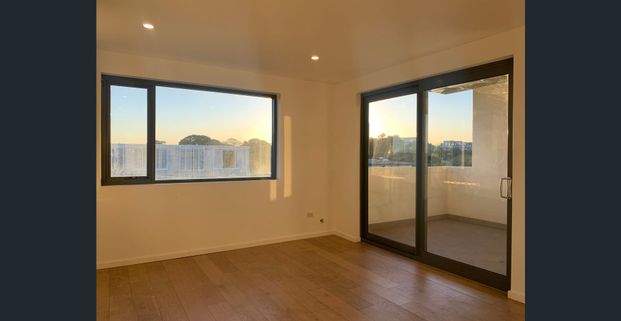 Modern TWO BEDROOM APARTMENT for rent in Waterloo! - Photo 1