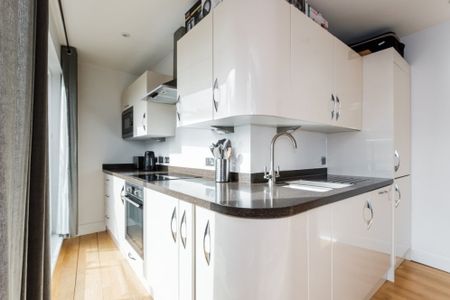 1 bedroom flat to rent - Photo 3