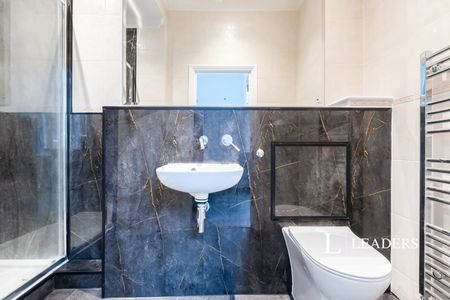 2 bedroom apartment to rent Poole Road, Bournemouth, BH4 - Photo 3