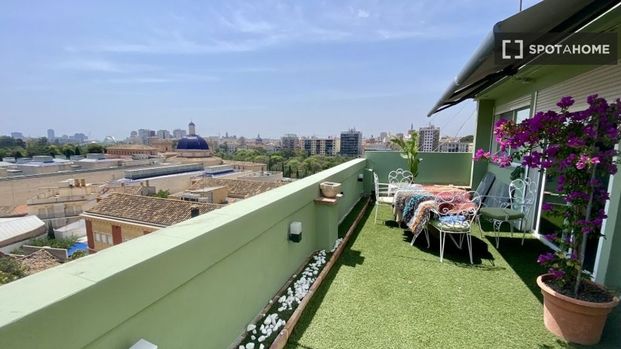 2 room luxury Apartment for rent in Valencia, Spain - Photo 1