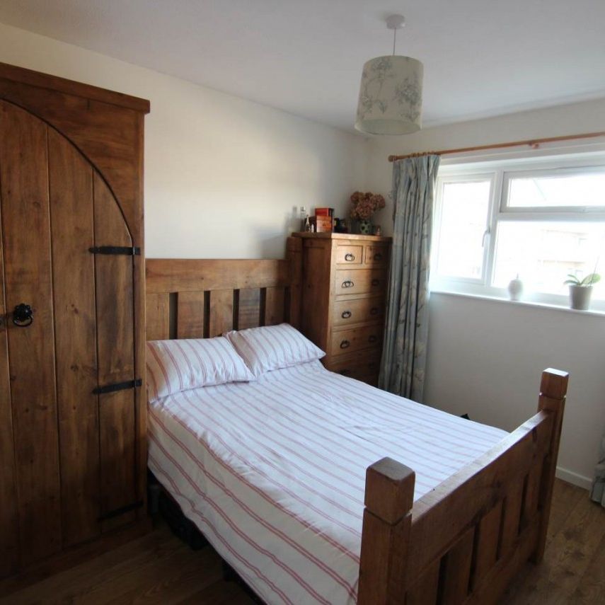 Worle, Weston-super-Mare, North Somerset - Photo 1