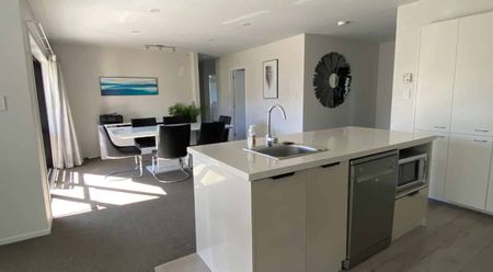 Executive Home - Waikawa Bay - Photo 4