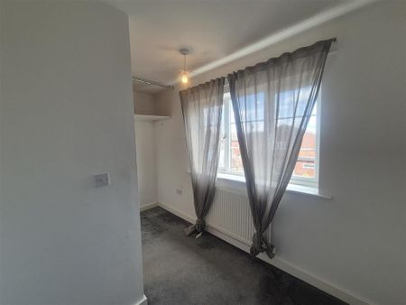 3 bedroom detached house to rent - Photo 2