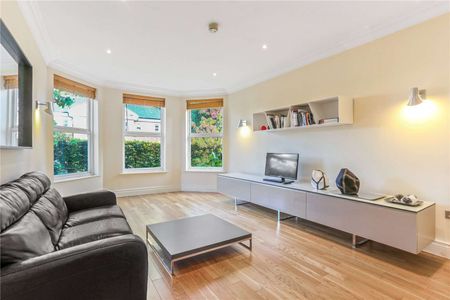 Stylish, furnished modern apartment with allocated parking space in the heart of Alderley Edge - Photo 3