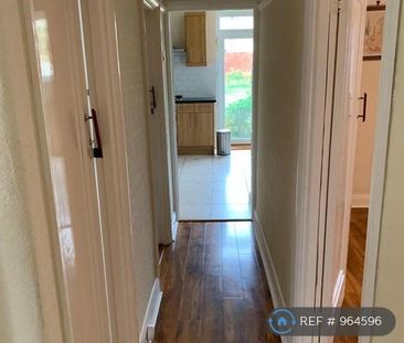 2 bedroom bungalow to rent - Photo 1