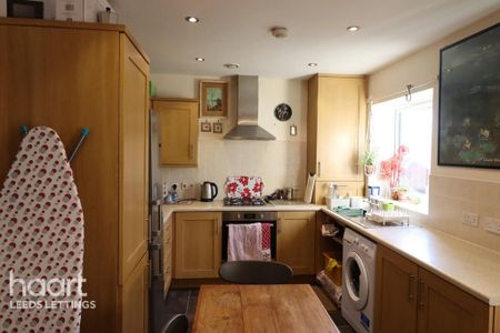 1 bedroom in a house share to rent - Photo 4