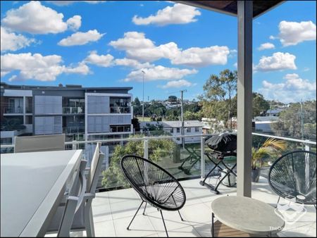 Top floor with additional storage and view - Photo 3