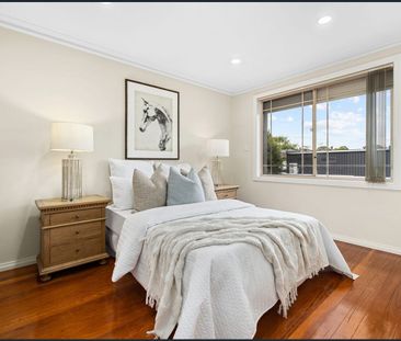 Prestige Strathfield Living, Walk to Burwood – 5 Beds, Lift, Pool &... - Photo 5