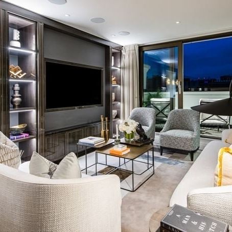 3 bedroom house with 1 reception and 3 bathrooms in Kensington, W8 - Photo 1