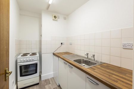 Studio to rent - Photo 3