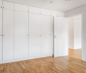 Scheelevägen, Tumba - Photo 1